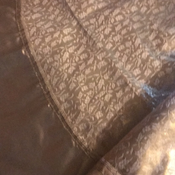 Gold Tree Skirt - Approximately Neck 14 inches length 23-24 - Picture 8 of 12